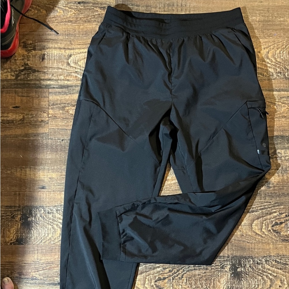 Women’s Athletic Joggers, lightweight, Zip Cargo Pockets,Like New. XL